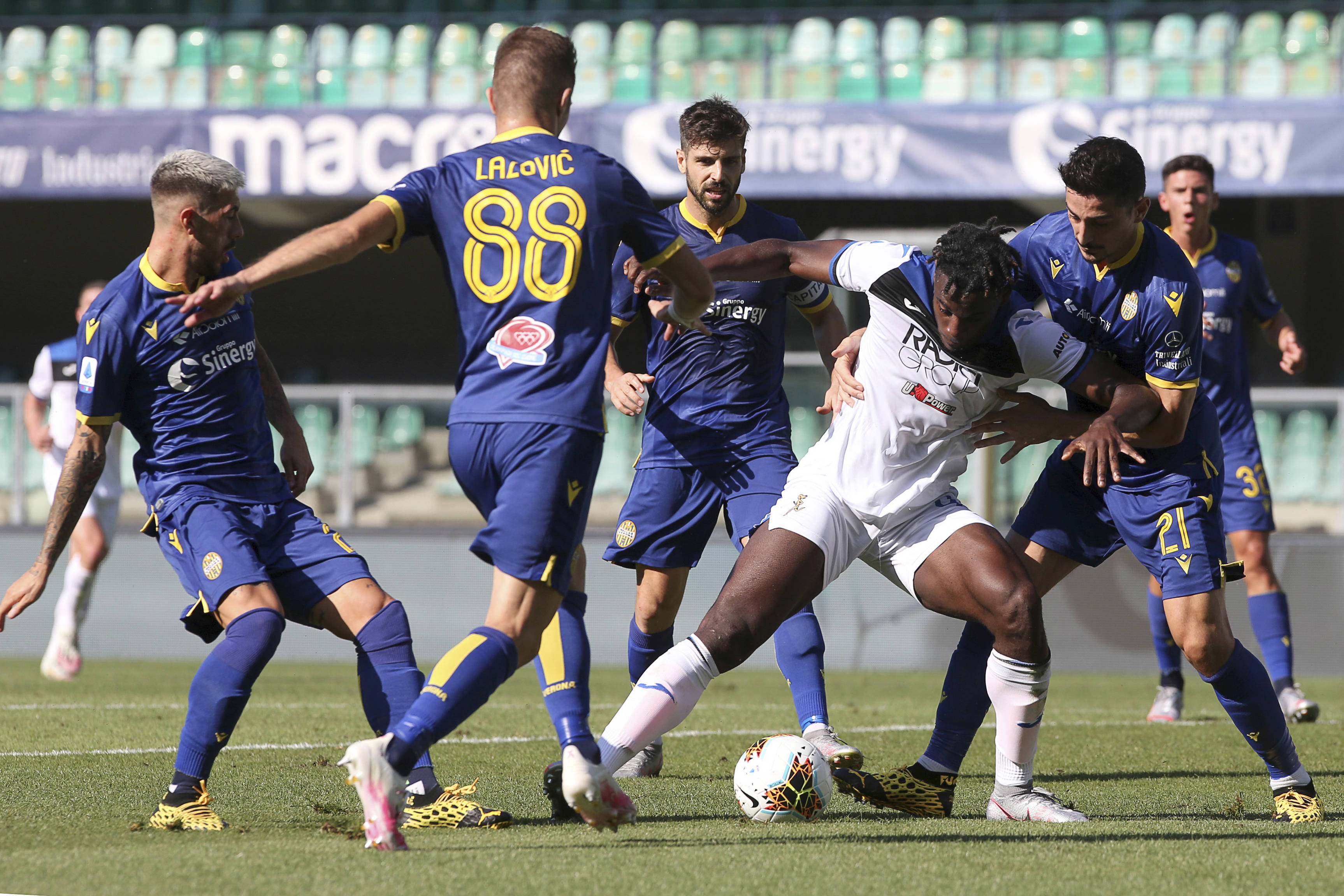 必一运动-维罗纳主场击败亚特兰大，杀入前十(意甲维罗纳对亚特兰大)